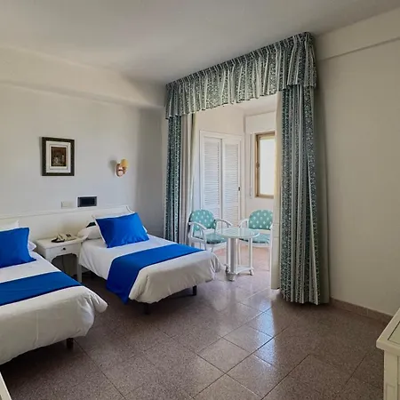 Hotel Conchas 2*